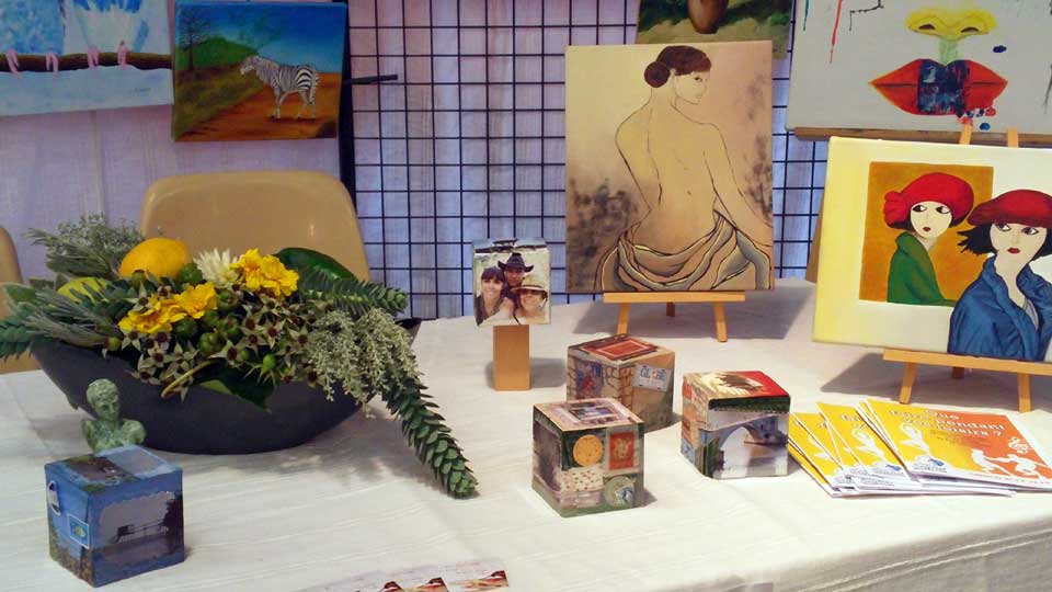 au cours de nos atelier vous pourrez apprendre les différentes techniques de peinture, acrylique huile dorure stage adultes et enfants