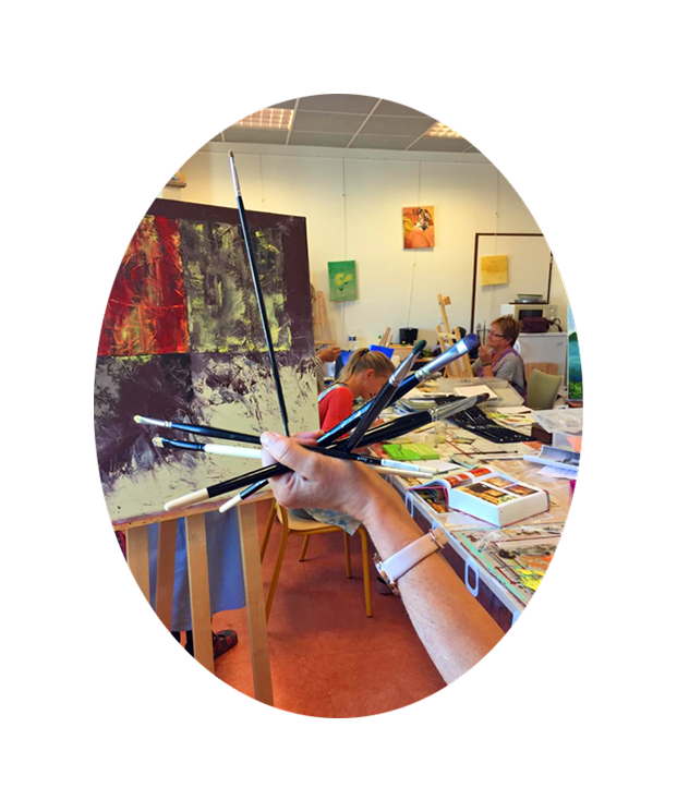 Cours de peinture arts créatifs adultes et enfants développer votre créativité, ambiance artistique et ludique apprenez à créer avec valérie