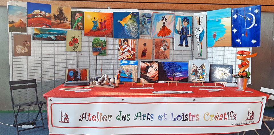régulièrement les travaux de nos élèves sont exposés les tableaux peinture et objets déco sont mis en vente pour le fonctionnement de l'asso